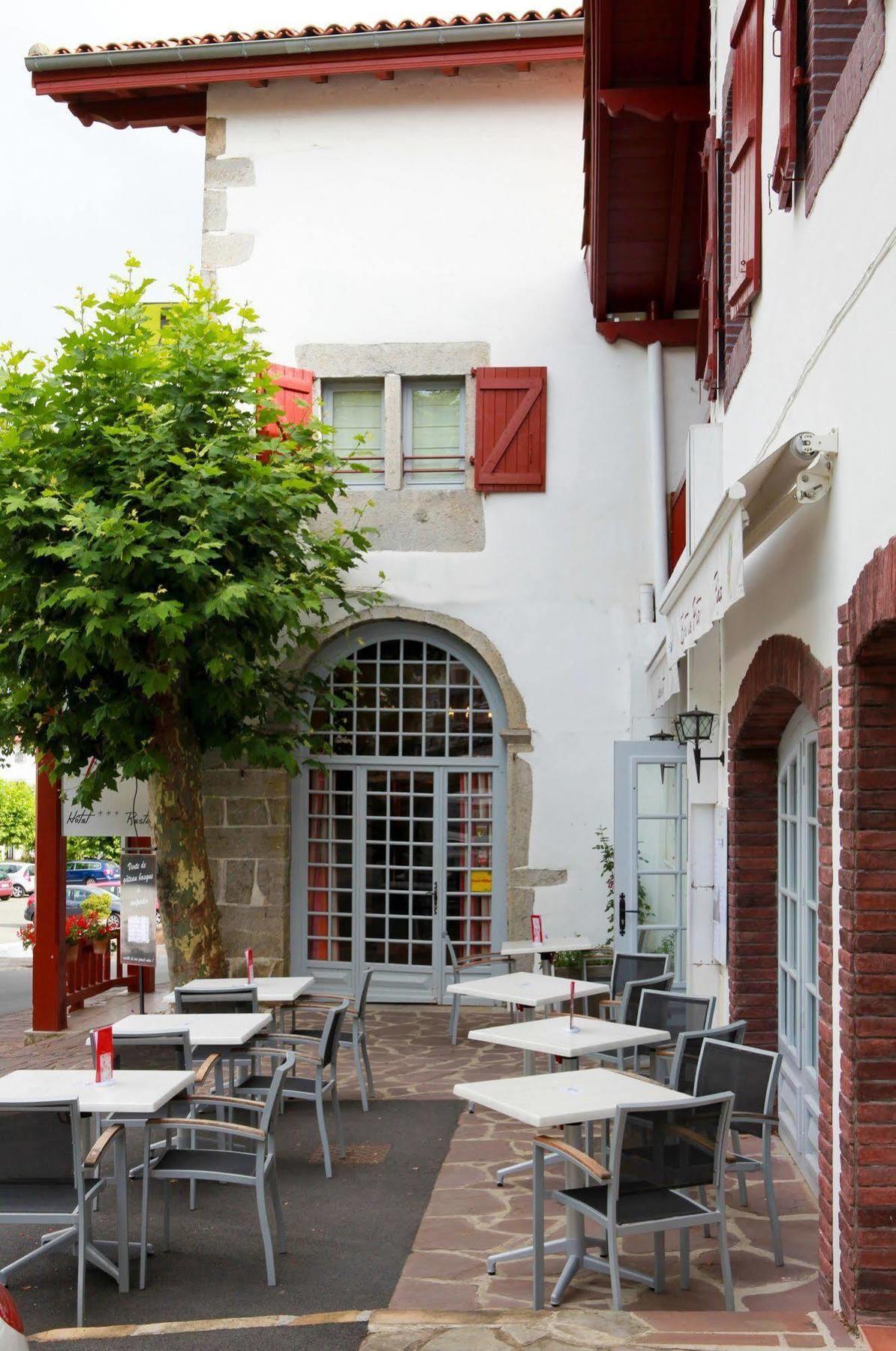 Hotel Restaurant & Spa La Maison Oppoca Aïnhoa Buitenkant foto