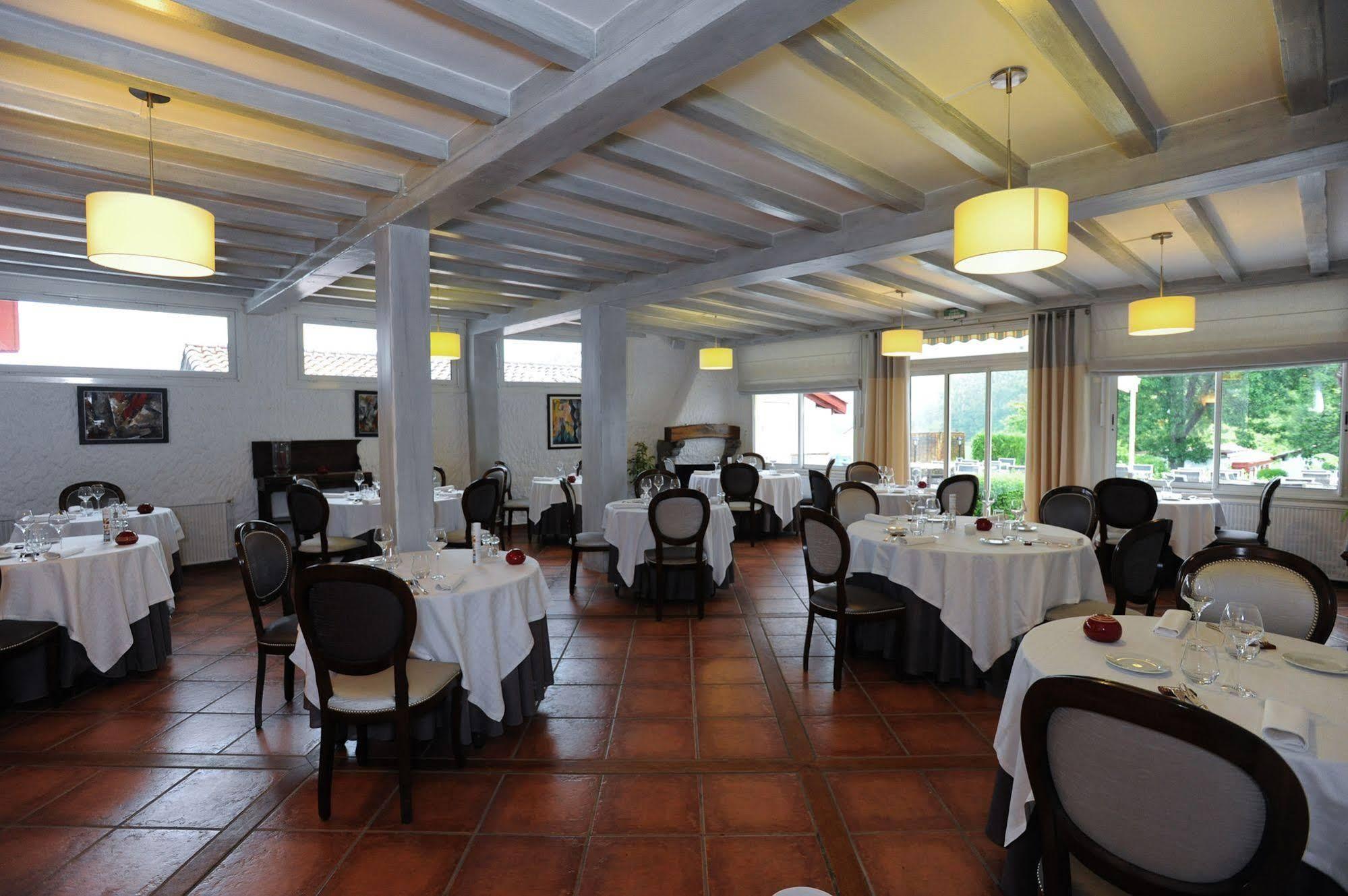 Hotel Restaurant & Spa La Maison Oppoca Aïnhoa Buitenkant foto